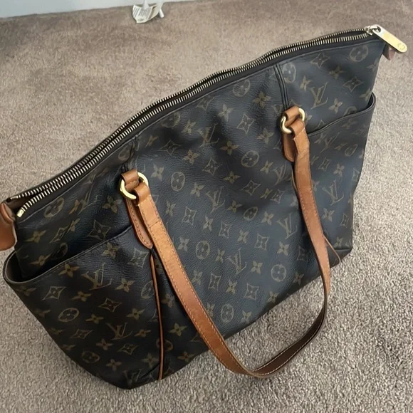 MM Monogram - Picture 2 of 12